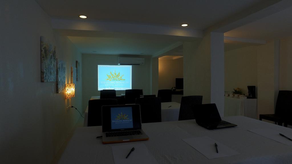 Rieseling Boracay Beach Resort Balabag  エクステリア 写真