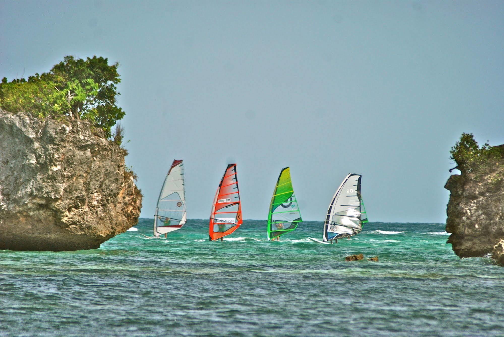 Rieseling Boracay Beach Resort Balabag  エクステリア 写真